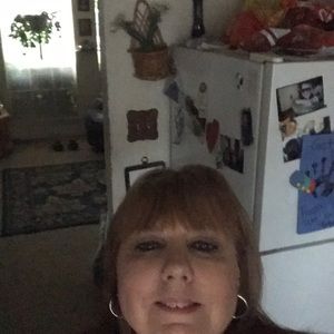 Meet your Posher, Debora